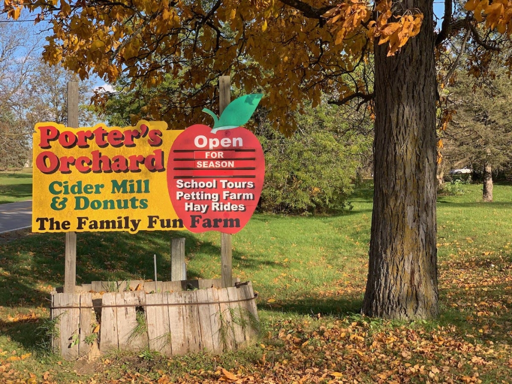 hh_porters-orchard-farm-market-cider-mill_mid_27511_carmen-and-jim-beaubeaux_19-11-06_0FhKaNiExvS14rGm_ed031c87641f8877cca00750eca03c08.jpg