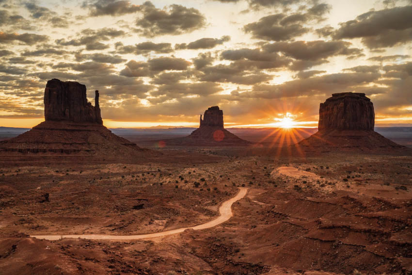 RV Life top places every RVer should visit Monumnet Valley