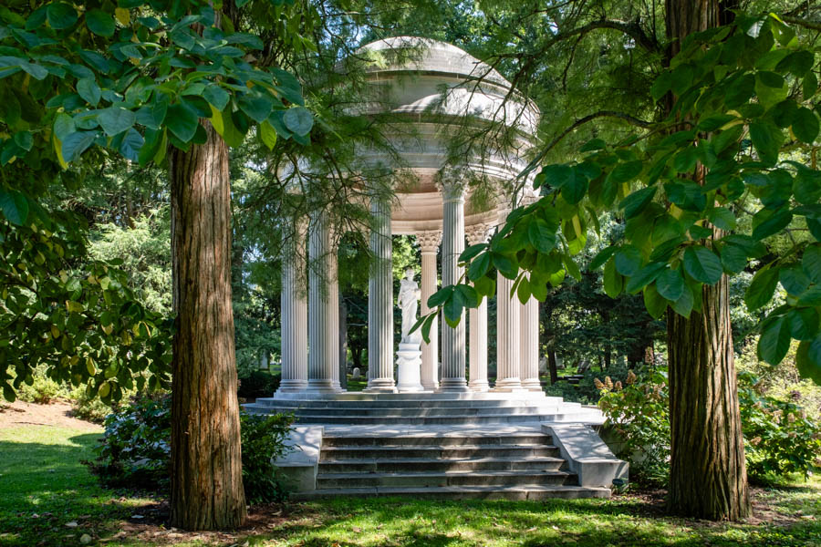 Cave Hill Cemetery and Aboretum must see in Louisville Kentucky beautiful Gardens
