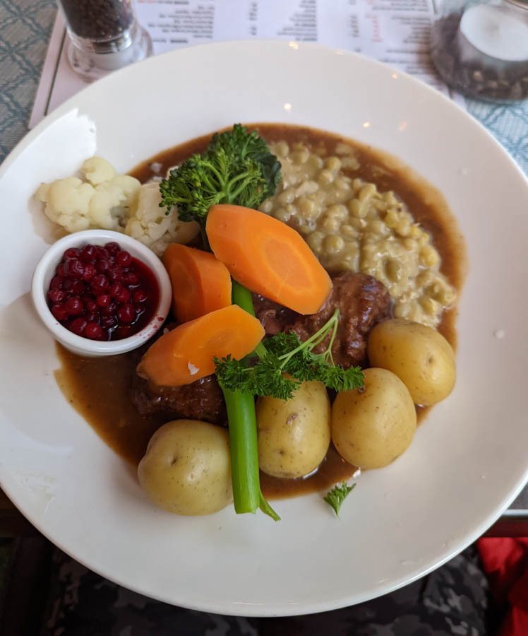 05 Dine Well on southern fare in Charleston, South Carolina